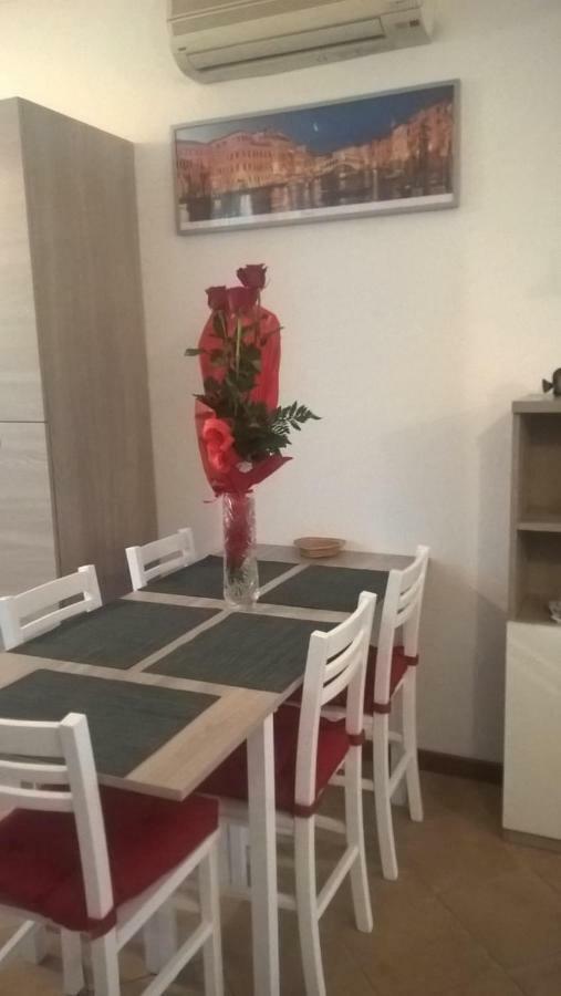 Marina Venice Apartment มิรา ภายนอก รูปภาพ